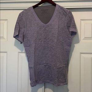 Rogue State Mens Vneck Tshirt size L, Purple/Grey